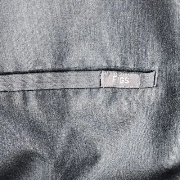 Figs Casma Scrub Top Size XL Stretch 2 Pocket Logo V Neck FW1100 - Picture 8 of 10